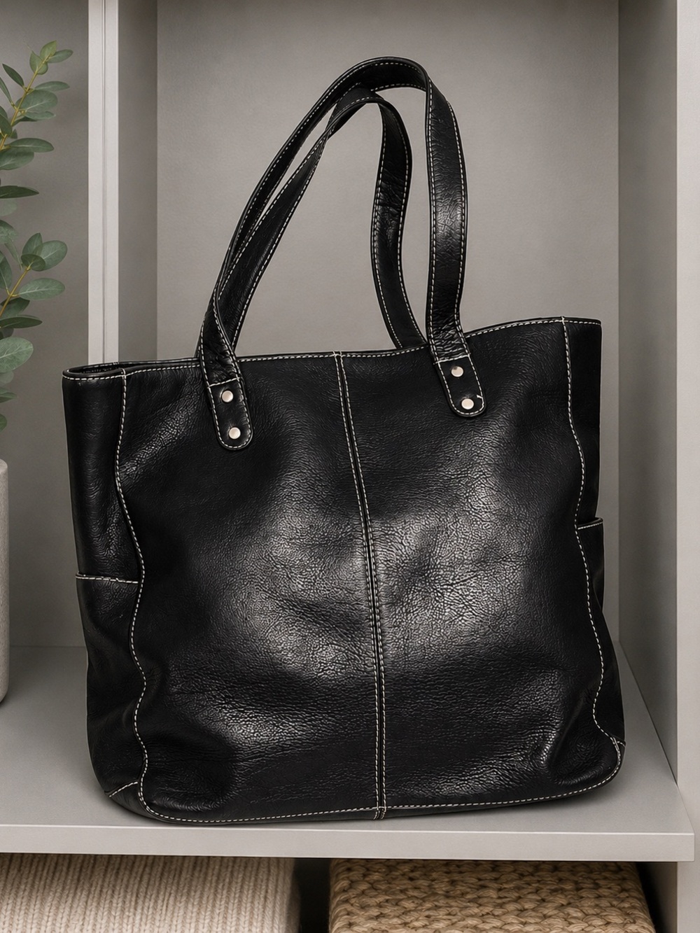 Le Donne Classic Black Leather Tote with Contrast Stitching EUC